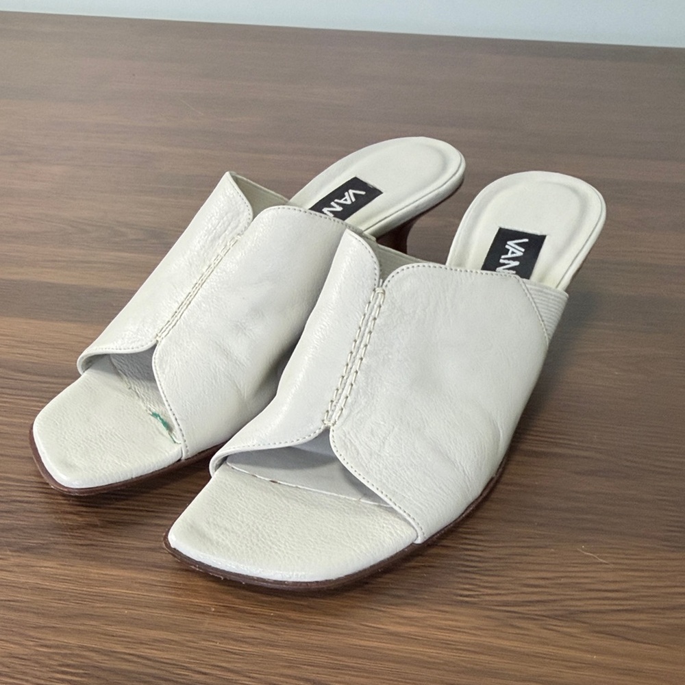 Vaneli Women's Bone Leather Mules Sz 8.5N